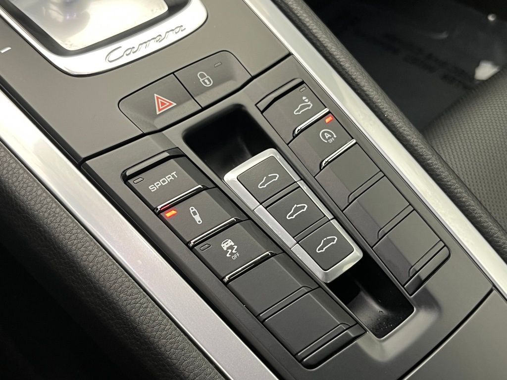 Thumbnail: 2015 Porsche 911 - 16