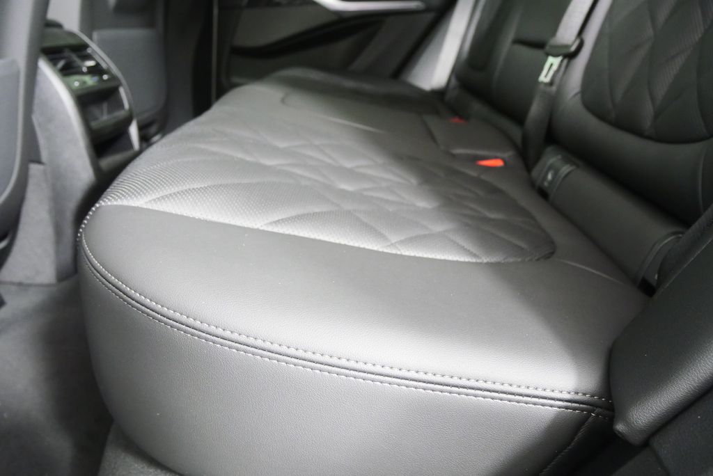 Thumbnail: 2026 BMW X5 - 15