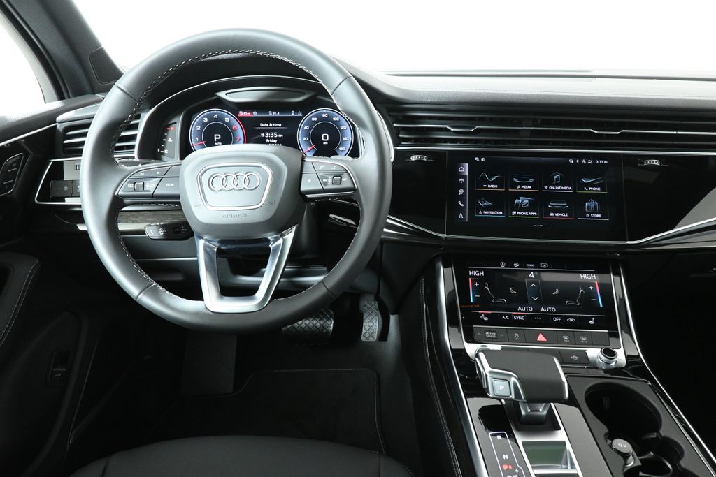 2025 Audi Q7  4