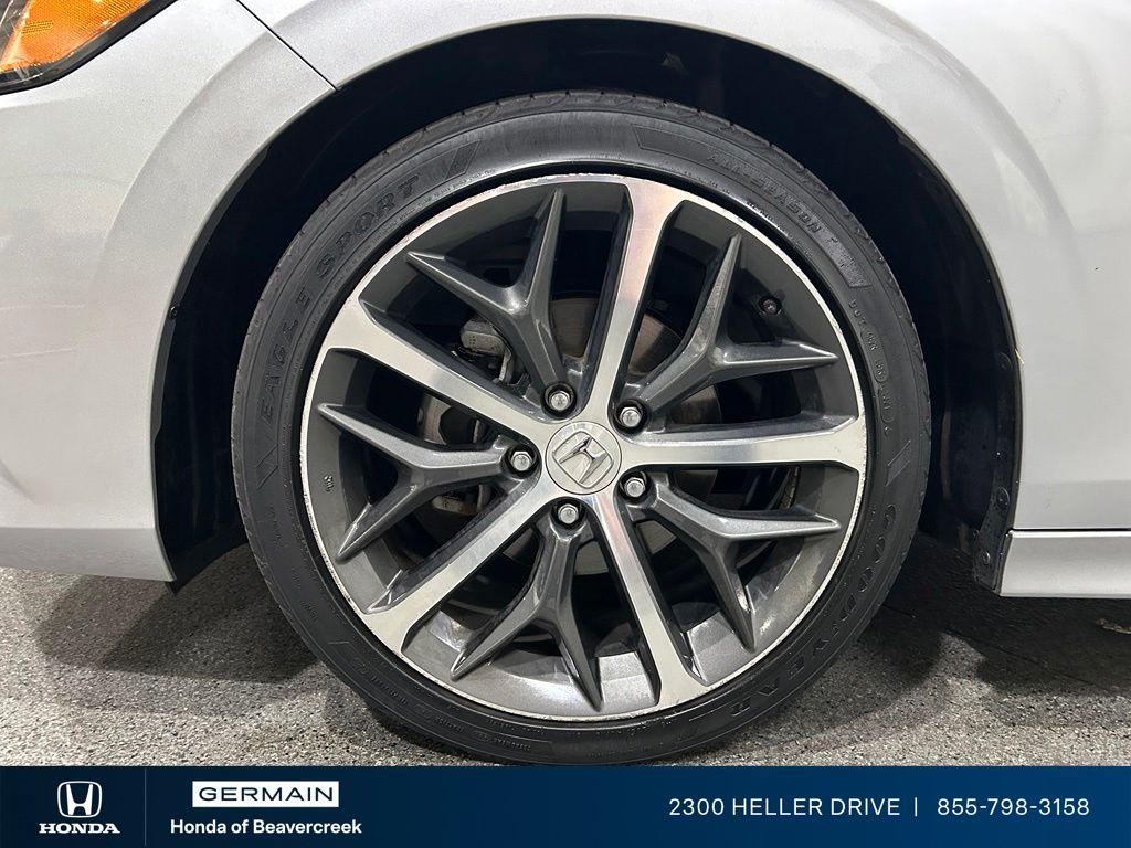 Used 2022 Silver Honda Touring image 13