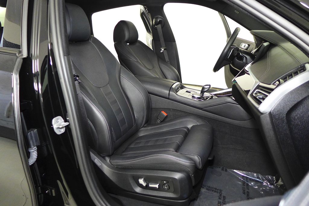 Thumbnail: 2021 BMW X6 - 19
