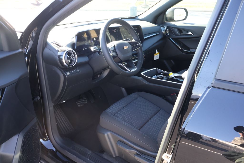 Thumbnail: 2026 Chevrolet Equinox - 13