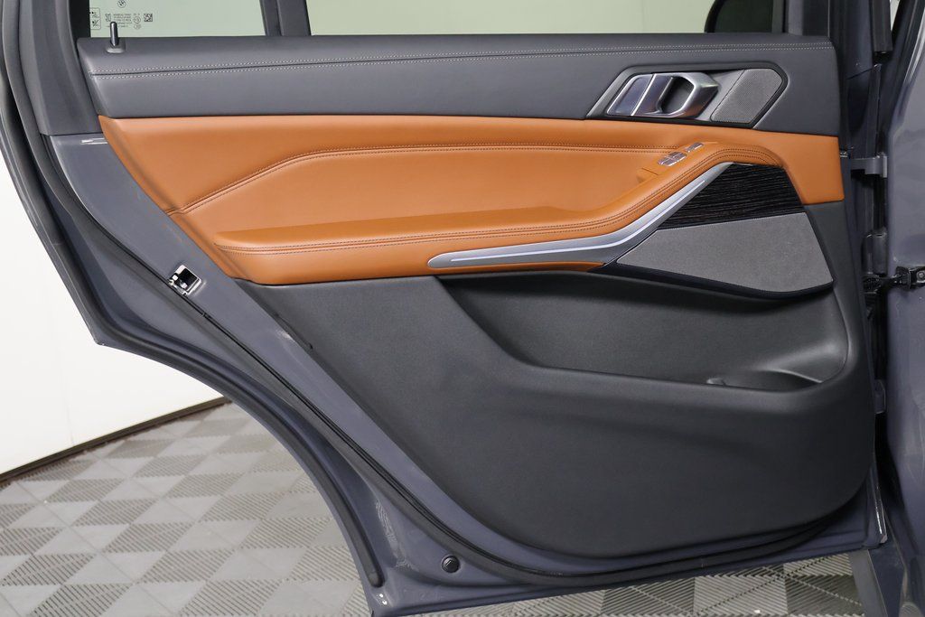 Thumbnail: 2022 BMW X7 - 14