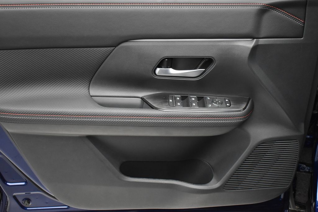 Thumbnail: 2026 Nissan Kicks - 9