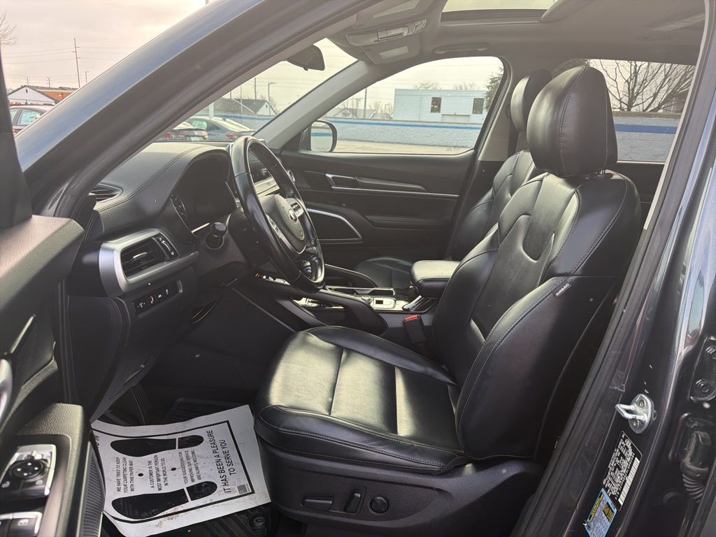 Thumbnail: 2020 Kia Telluride - 18