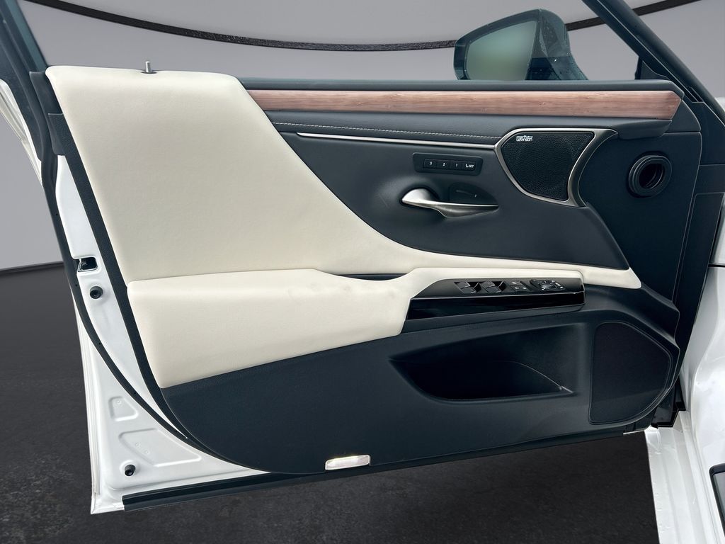 Thumbnail: 2024 Lexus ES - 27