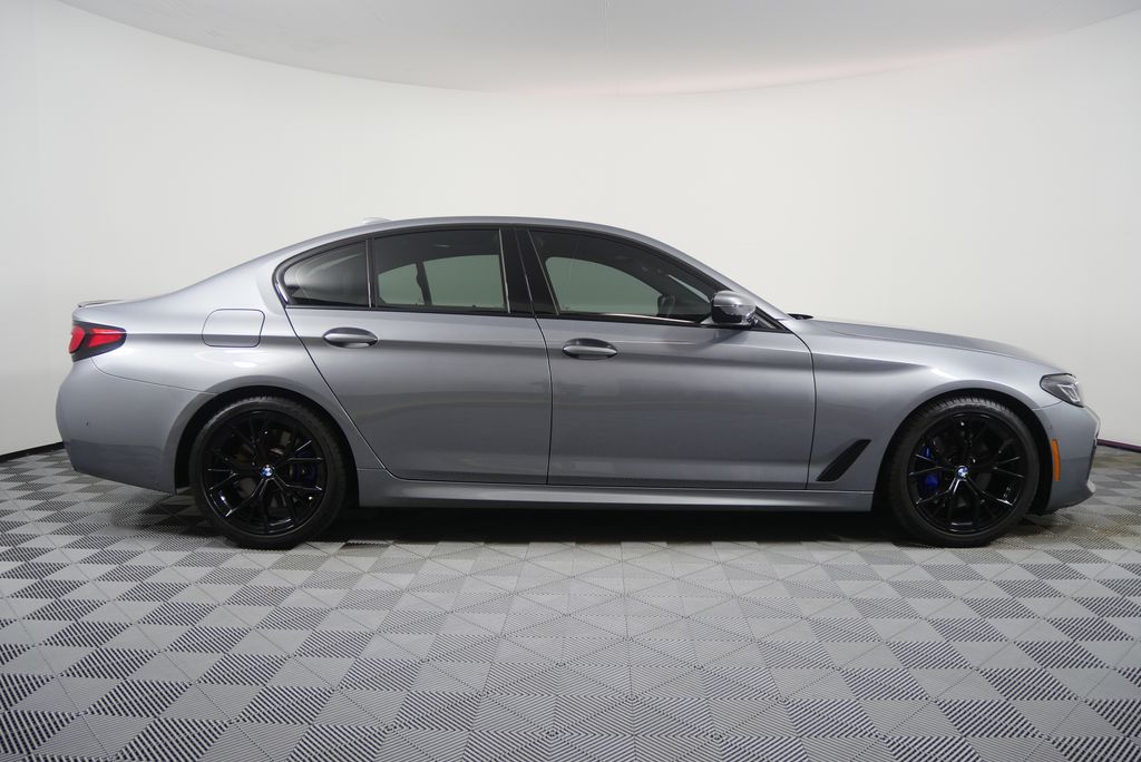 Thumbnail: 2023 BMW 5 Series - 2