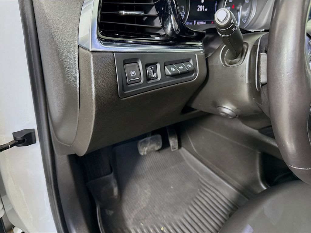 Thumbnail: 2021 Cadillac XT6 - 10