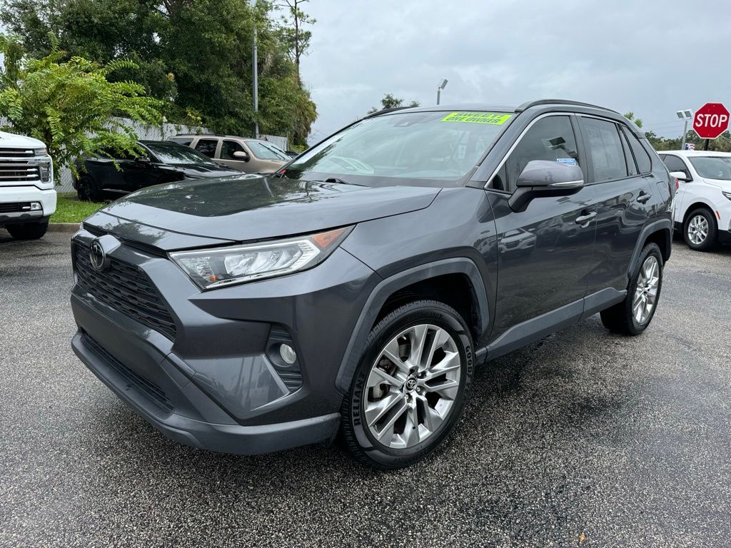 2019 Toyota RAV4 XLE Premium 12