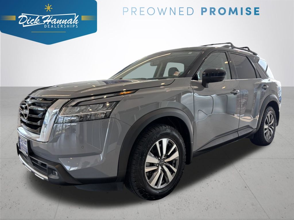 2022 Nissan Pathfinder SL