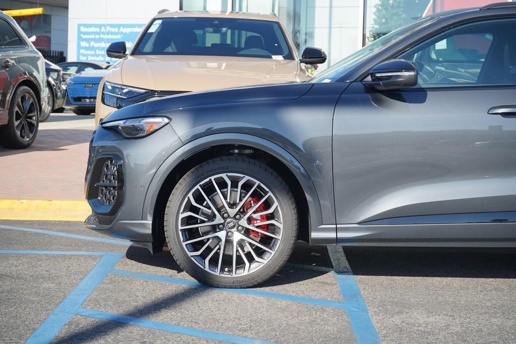 Thumbnail: 2025 Audi SQ5 - 2