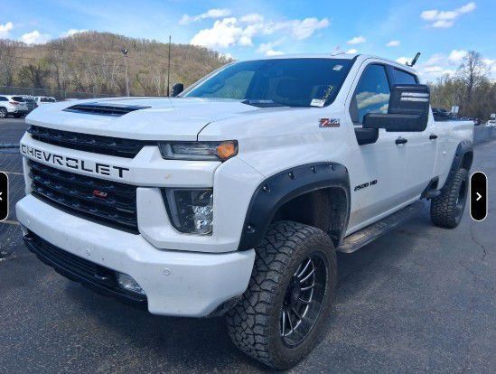 Summit White 2022 Chevrolet Silverado 2500HD LTZ Crew Cab 4WD Pickup Truck Four-Wheel Drive Automatic