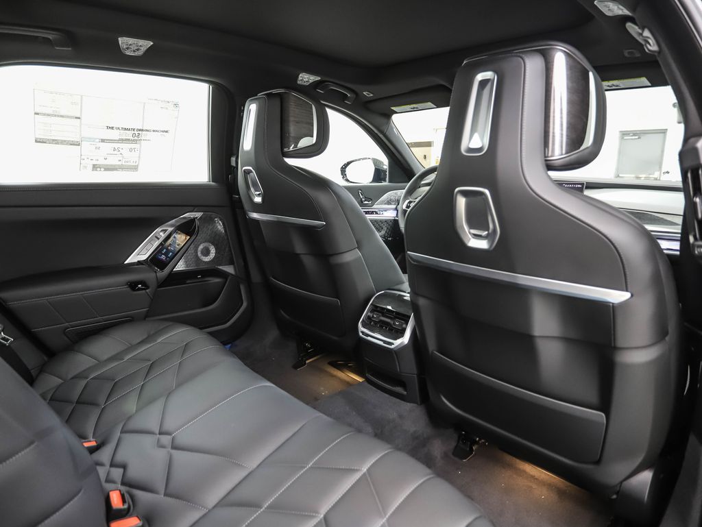 Thumbnail: 2026 BMW 7 Series - 27