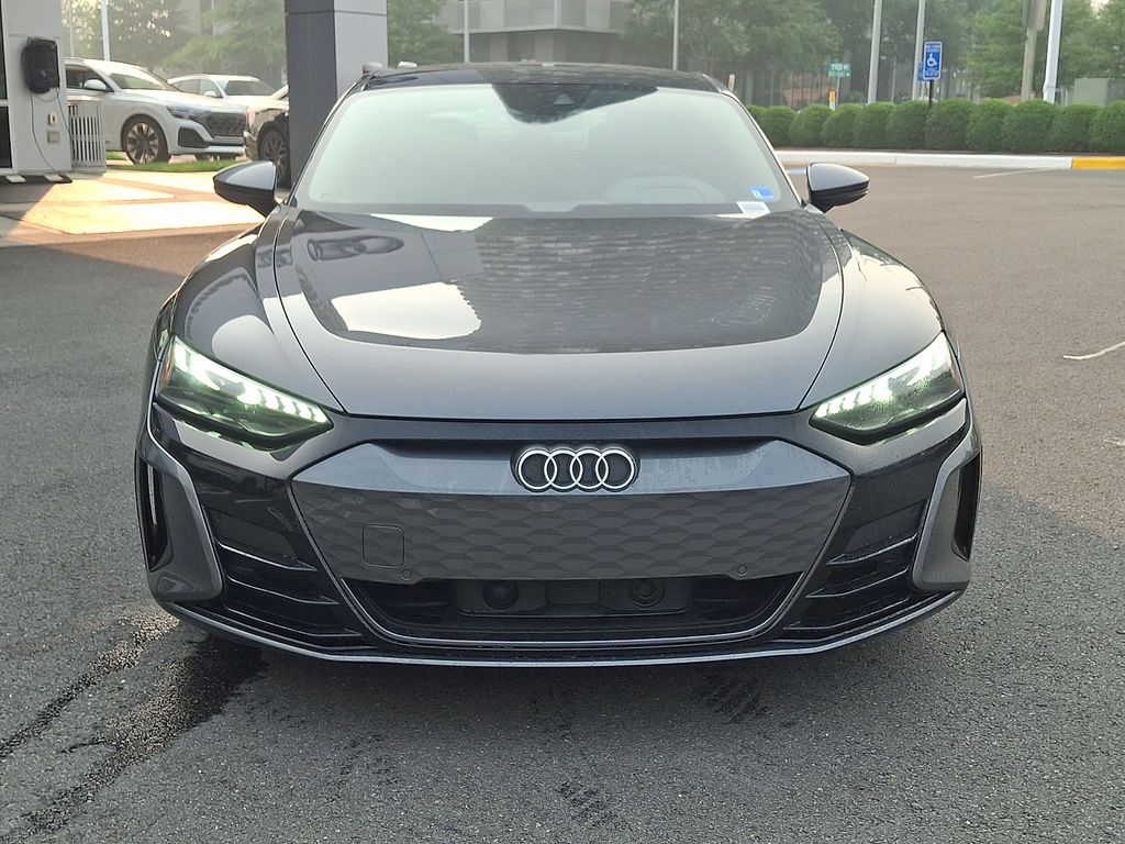Thumbnail: 2023 Audi e-tron GT - 2