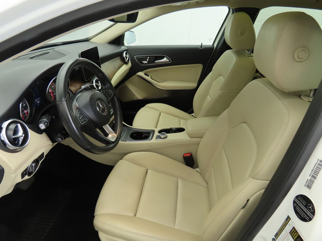 Thumbnail: 2018 Mercedes-Benz GLA - 17