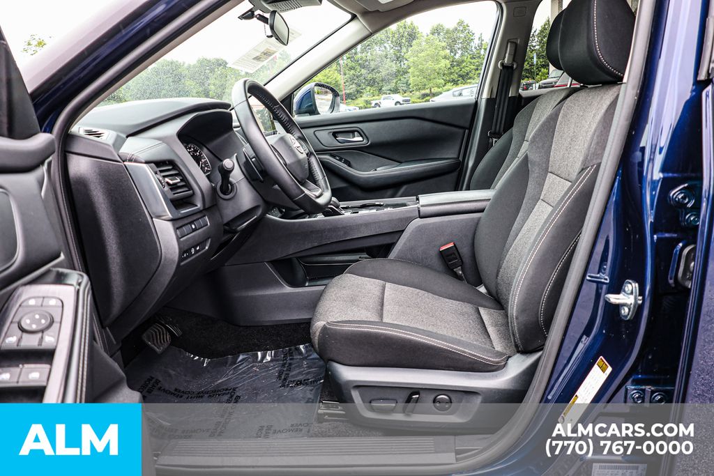 Used 2025 Blue Nissan SV image 18
