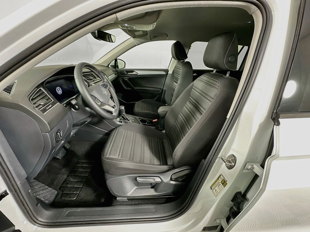 Thumbnail: 2024 Volkswagen Tiguan - 20
