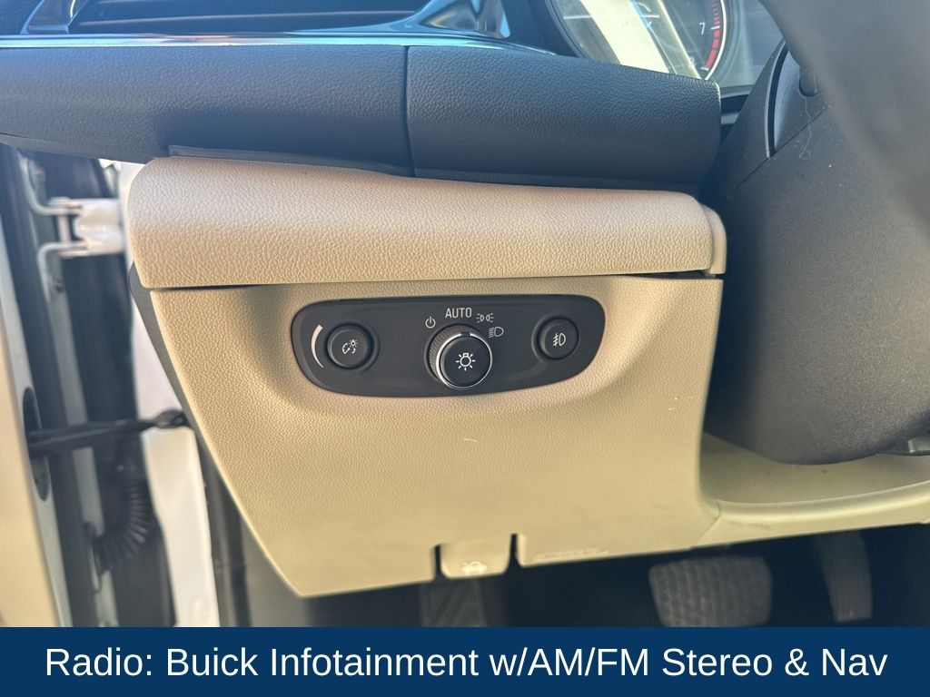 2019 Buick Regal TourX AWD Essence