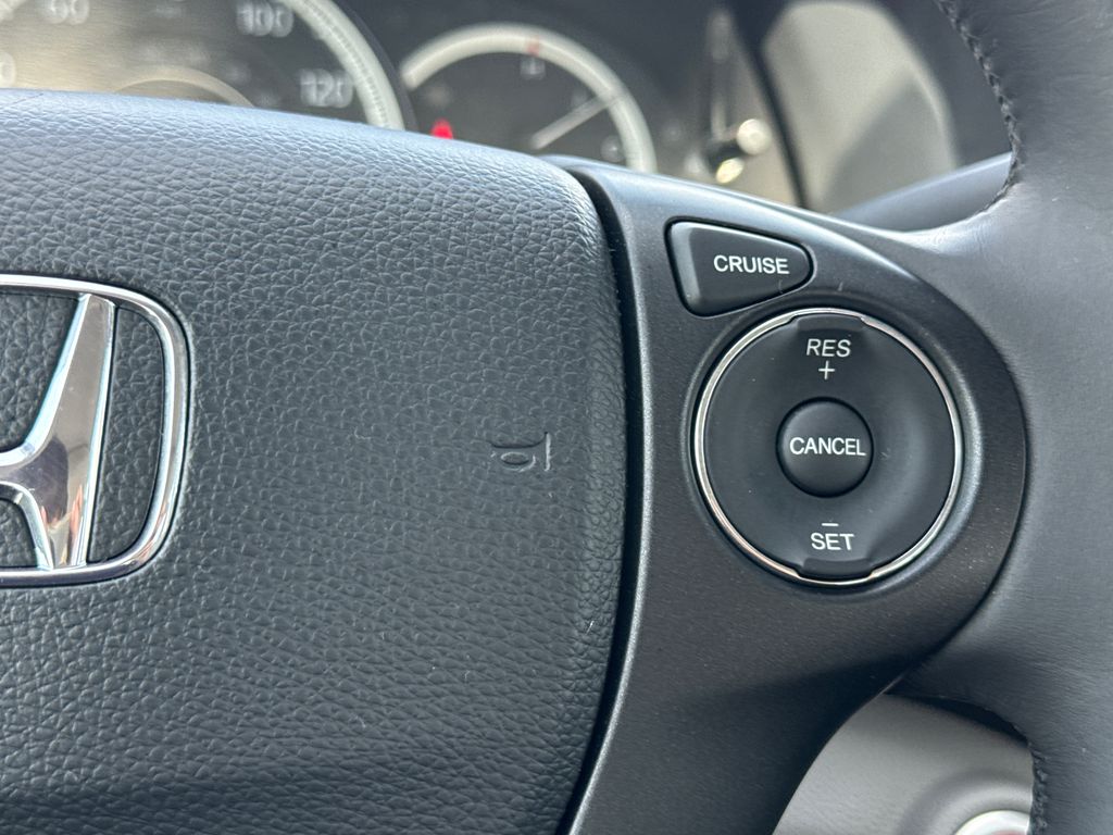 Used 2014  Honda EX-L image 16