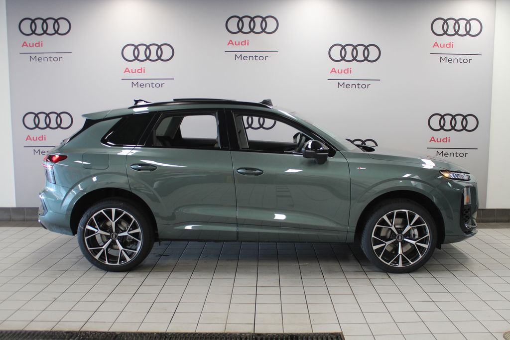 Thumbnail: 2026 Audi Q3 - 7