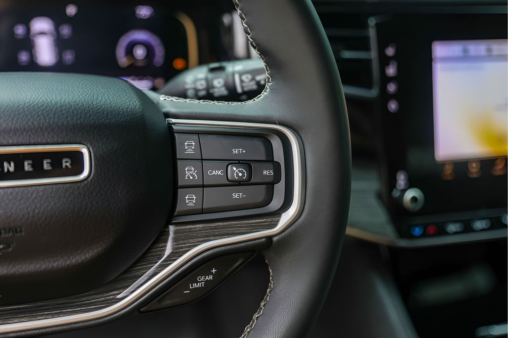 Used Car 2022 Jeep Wagoneer  Series Iii For Sale Under $50,000 In Austin, Texas