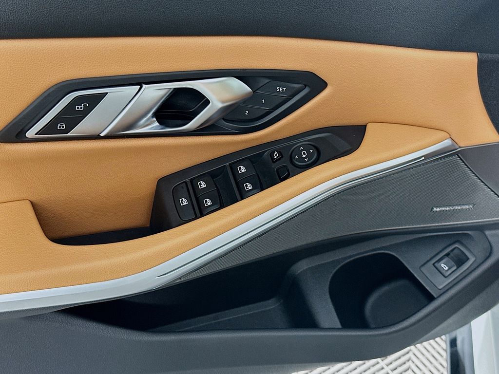 Thumbnail: 2023 BMW 3 Series - 18