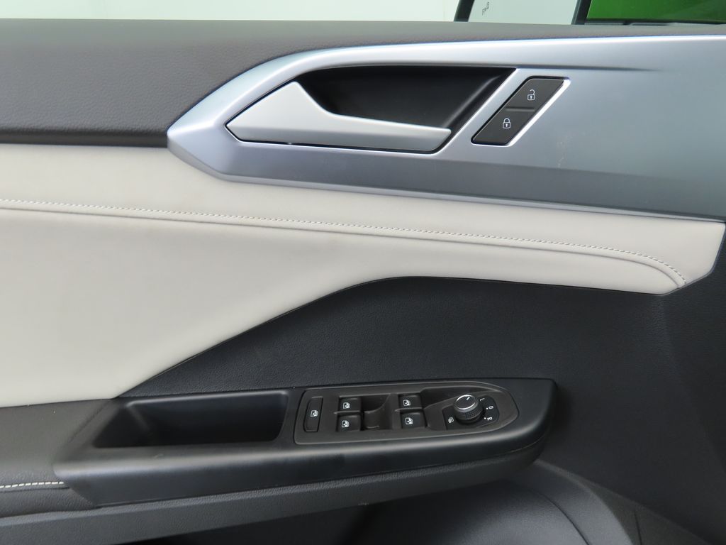 Thumbnail: 2025 Volkswagen Taos - 24