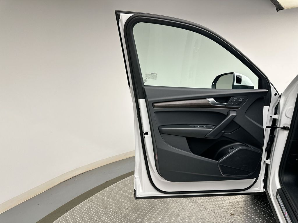 Thumbnail: 2024 Audi Q5 - 21