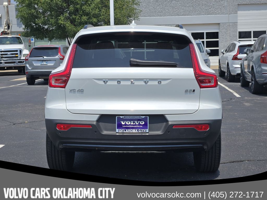 2026 Volvo XC40 Plus - Photo 6