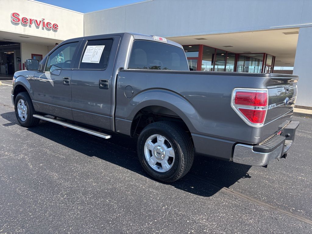 2013 Ford F-150 XLT photo 2