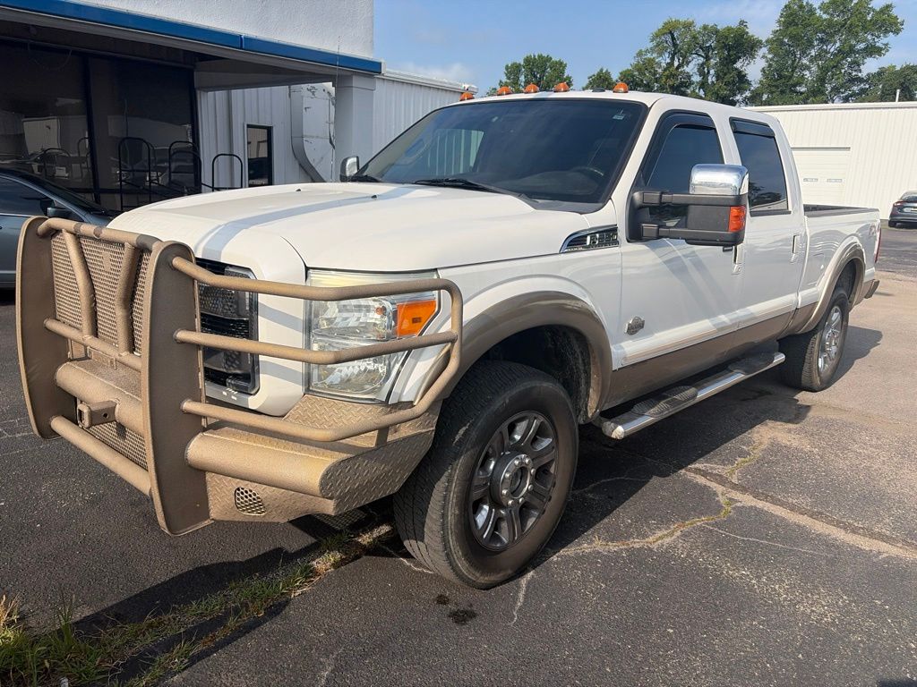 White Platinum Clearcoat Metallic 2013 Ford F-250 Super Duty Pickup Truck Four-Wheel Drive 6-Speed Automatic Overdrive