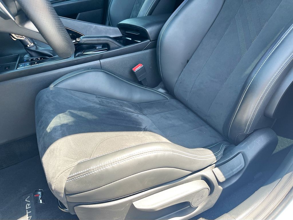 Used 2025 Blue Hyundai Base image 20