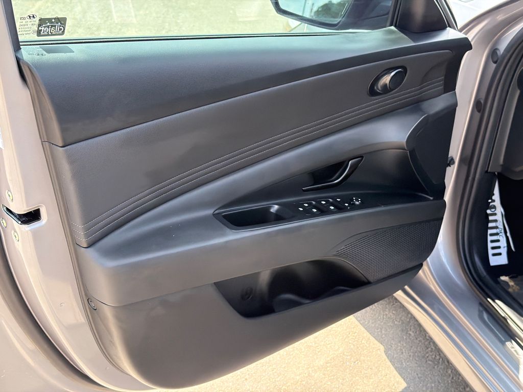 2026 Hyundai Elantra SEL Sport - Photo 10