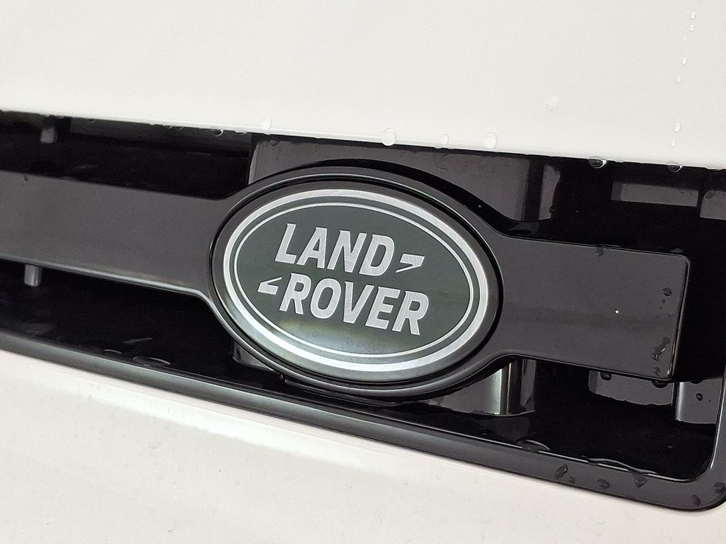 2025 Land Rover Defender 130 19