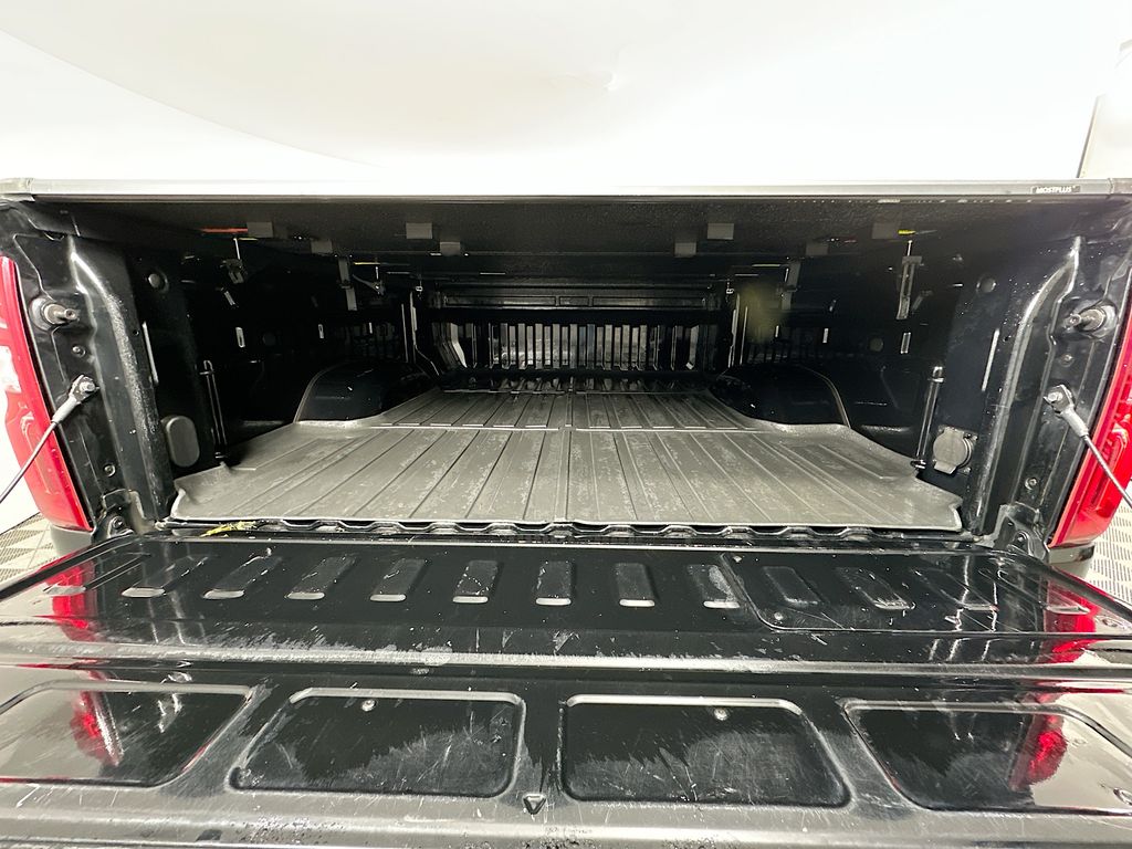 Thumbnail: 2020 Chevrolet Silverado 2500 - 25