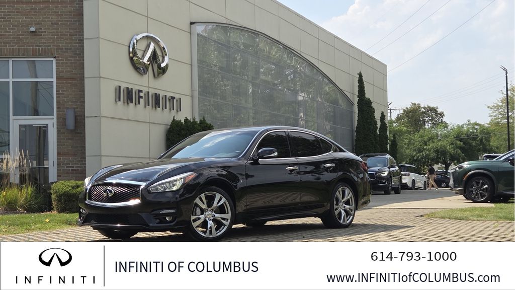2017 INFINITI Q70 3.7 AWD