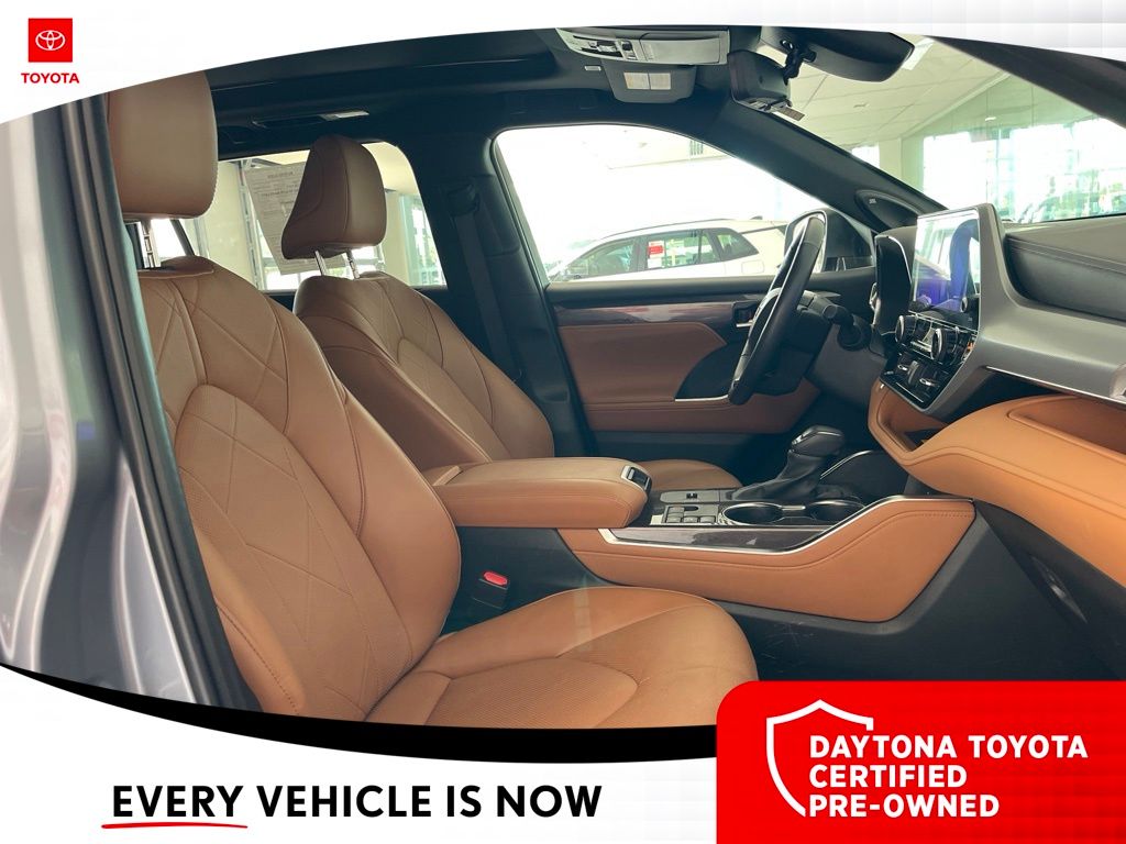 Used 2023 Toyota Highlander Hybrid SUV