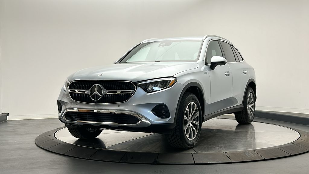 2025 Mercedes-Benz GLC 300 3