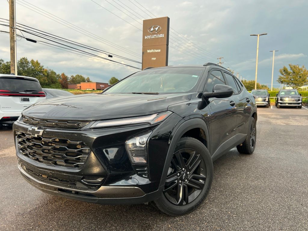2024 Chevrolet Trax photo 1