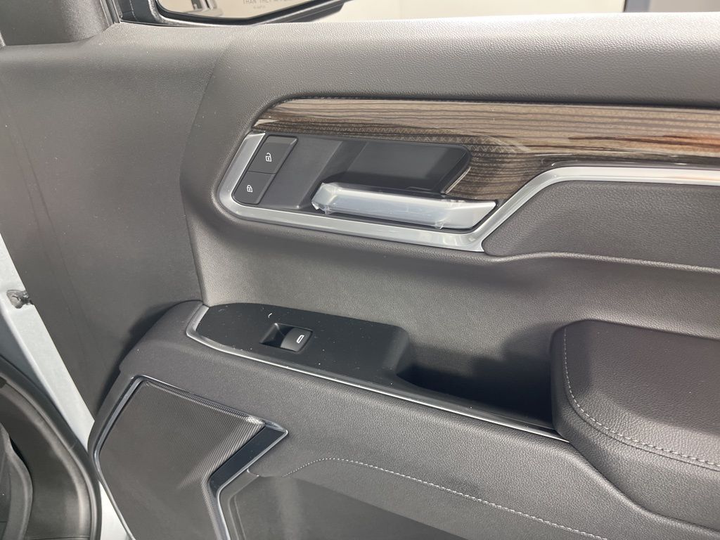 Thumbnail: 2026 Chevrolet Silverado 1500 - 17