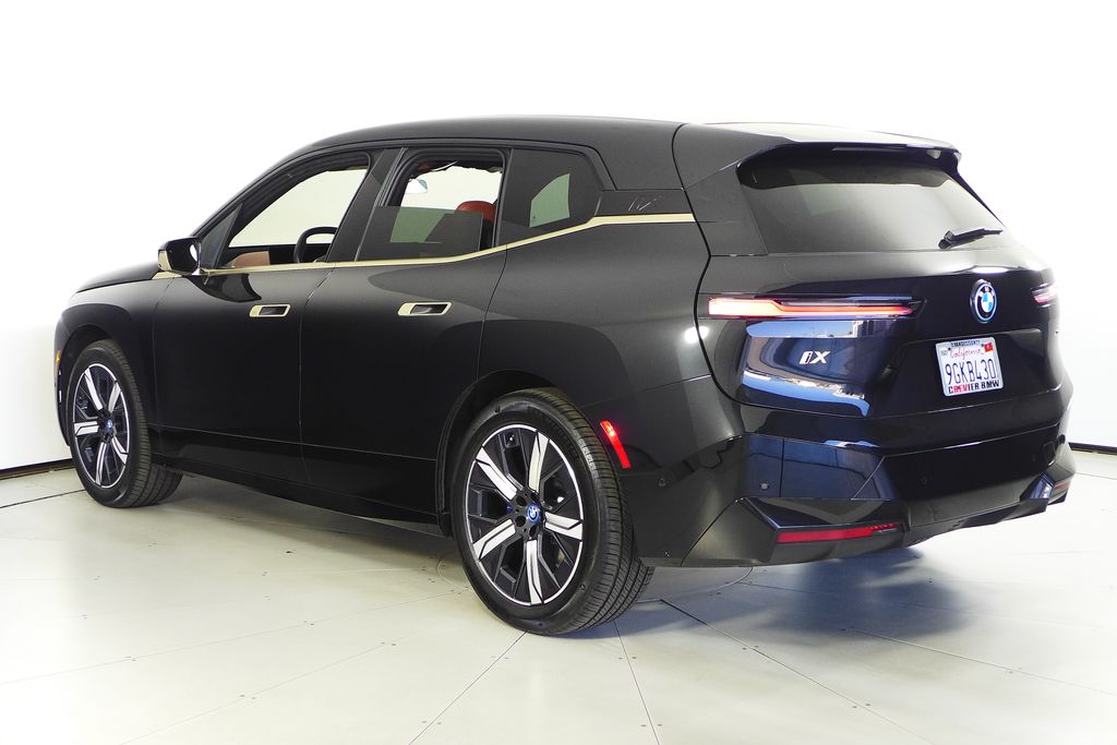 Thumbnail: 2023 BMW iX - 8