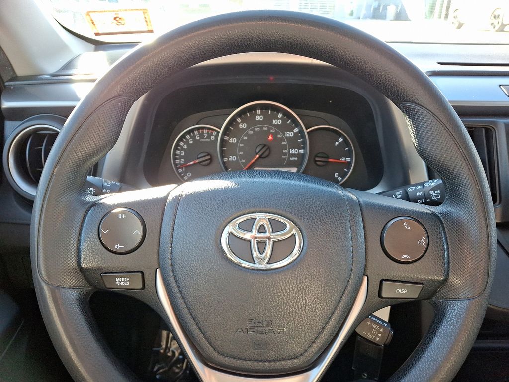 2016 Toyota RAV4 LE 18