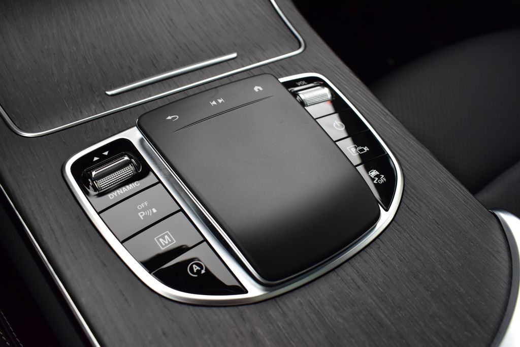 Thumbnail: 2022 Mercedes-Benz GLC - 22