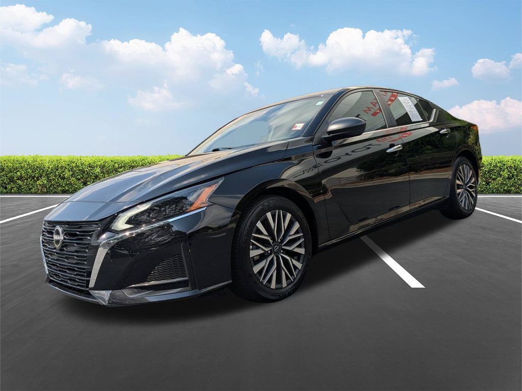 Used 2025 Nissan Altima Sedan