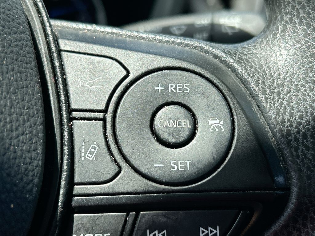 Thumbnail: 2025 Toyota RAV4 - 17