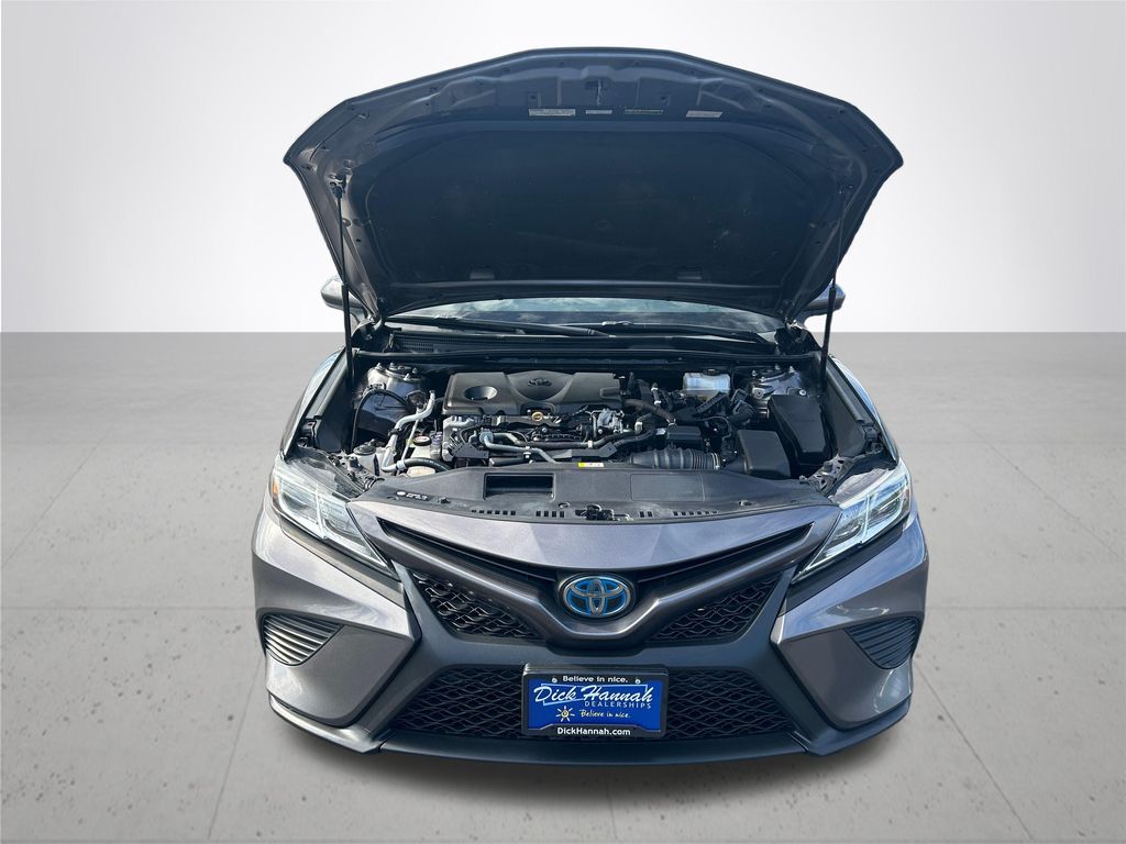 2020 Toyota Camry Hybrid SE