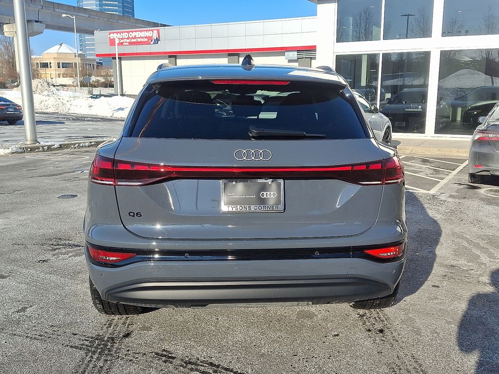 Thumbnail: 2025 Audi Q6 e-tron - 5