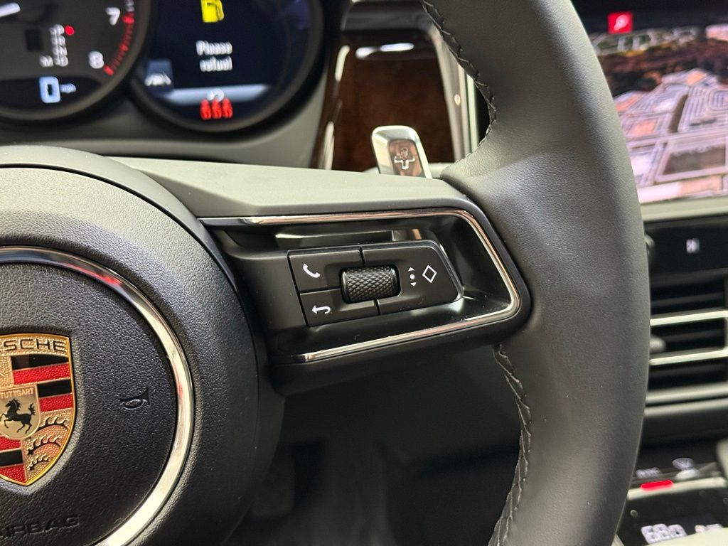 Thumbnail: 2025 Porsche Macan - 14