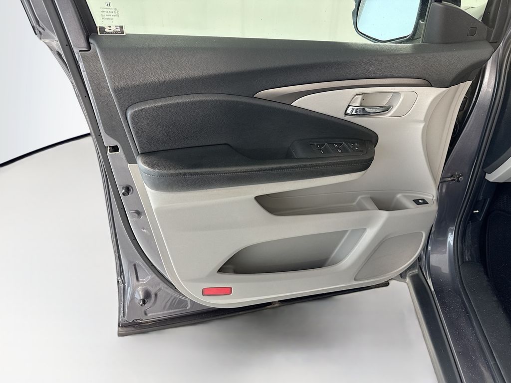 Thumbnail: 2020 Honda Pilot - 25