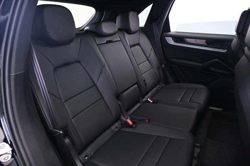 Thumbnail: 2025 Porsche Cayenne - 19